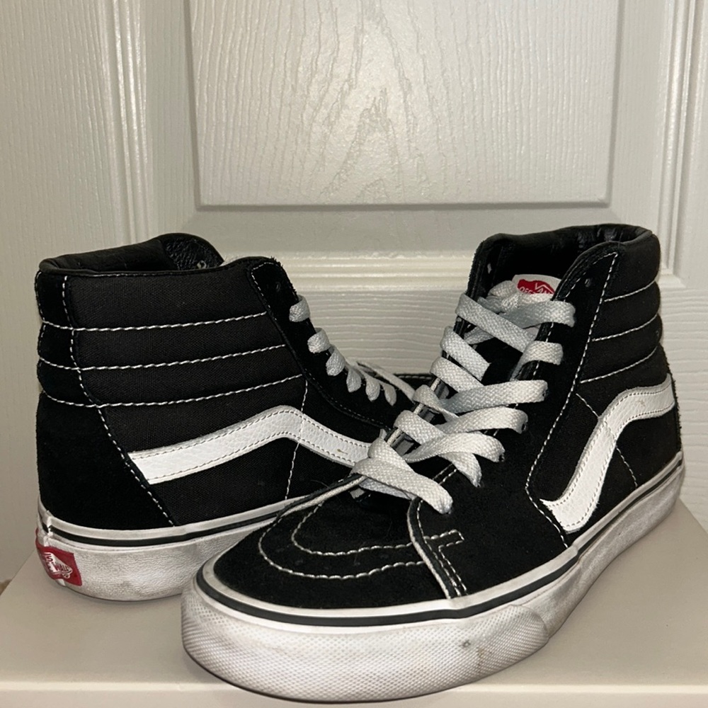 Vans Black& White Off-the-wall Sneakers